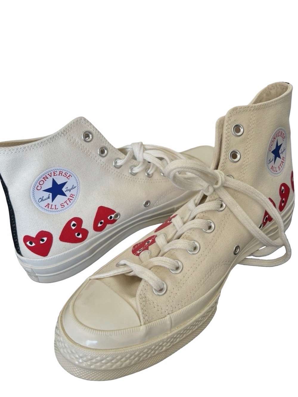 Comme Des Garcons x Chuck Taylor Unisex High-Top Sneakers with Red Heart Motifs - Picture 4 of 9
